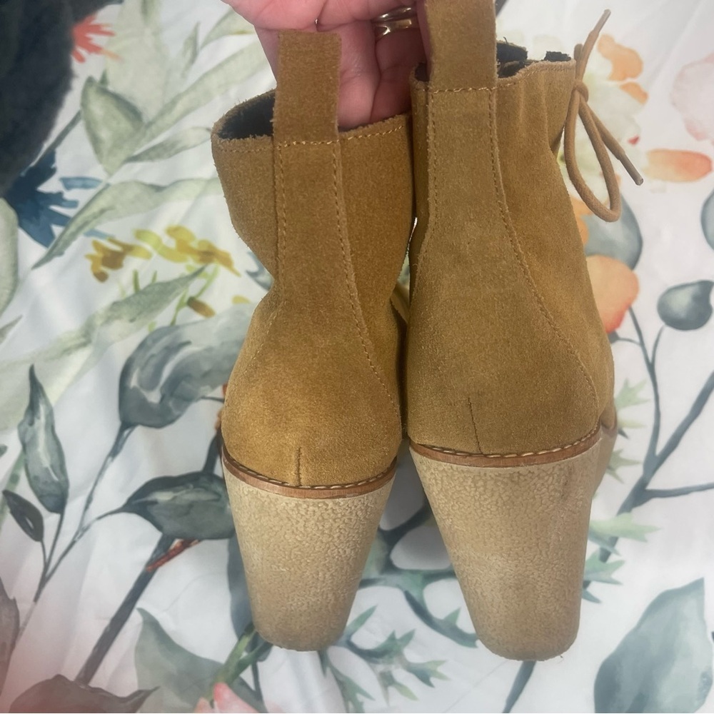 GAP Moccasin Wedge Suede Boots - Picture 5 of 7